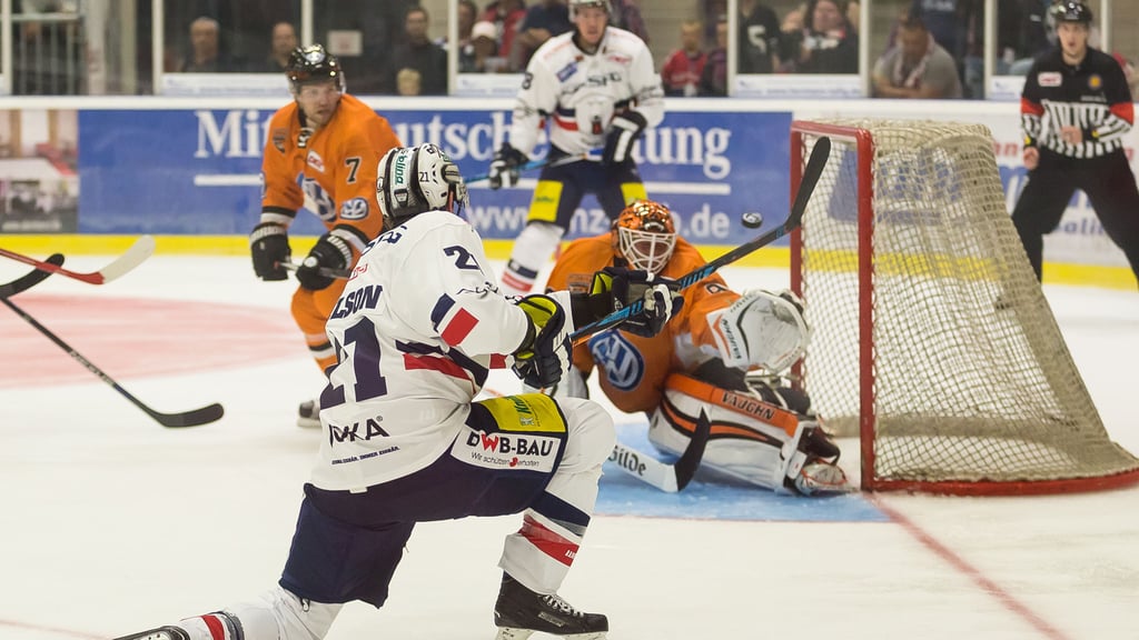 DELGastspiel Eisbären Berlin Grizzlys Wolfsburg Micki DuPont