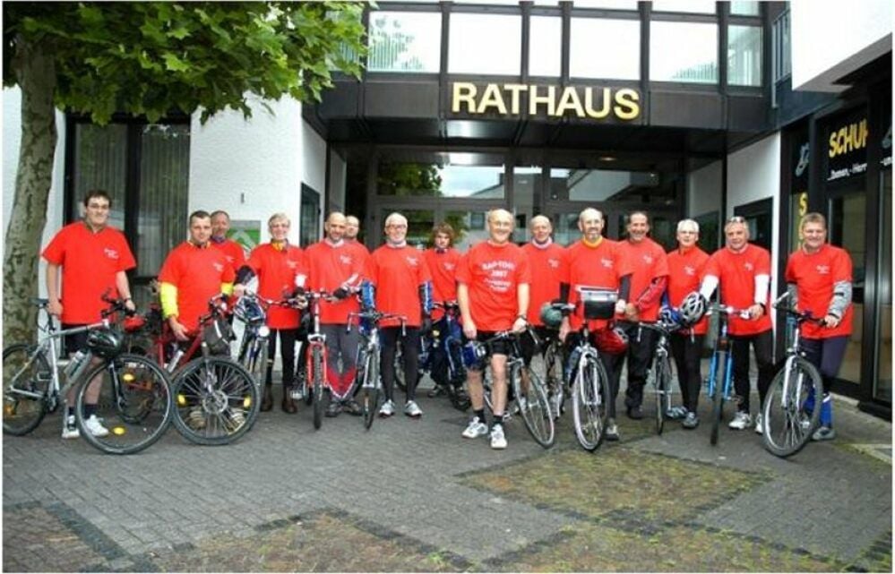 Die gemeinsamen Radtouren der Gemeindevertreter (hier 2007) gehören zu den beliebten Treffen.