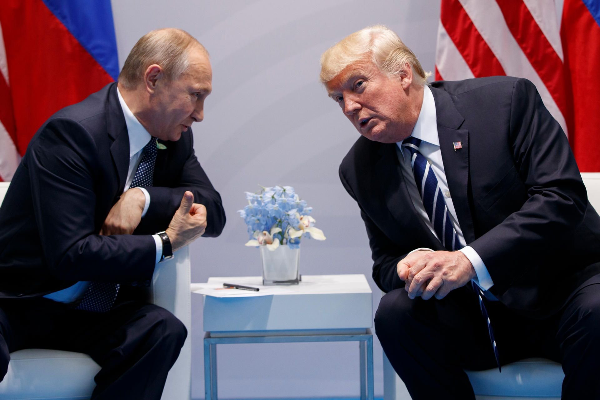 US-Präsident Donald Trump (r) mit dem russische Präsident Wladimir Putin.