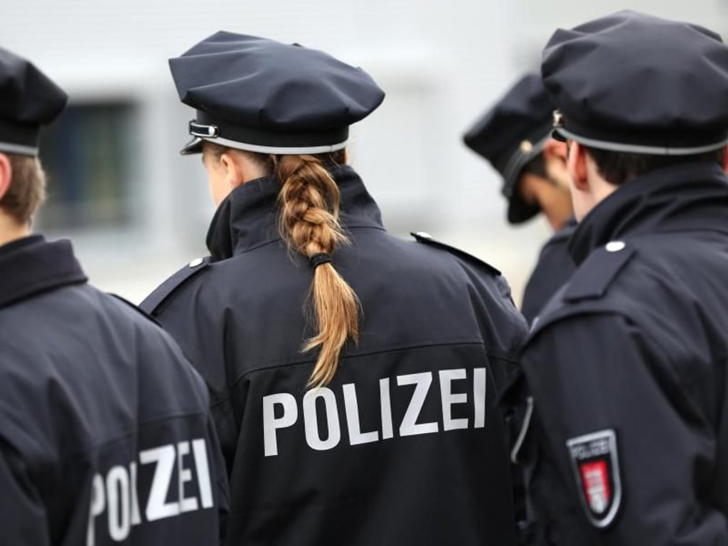 Mehrere Polizeibeamte waren bis in den Abend im Einsatz.