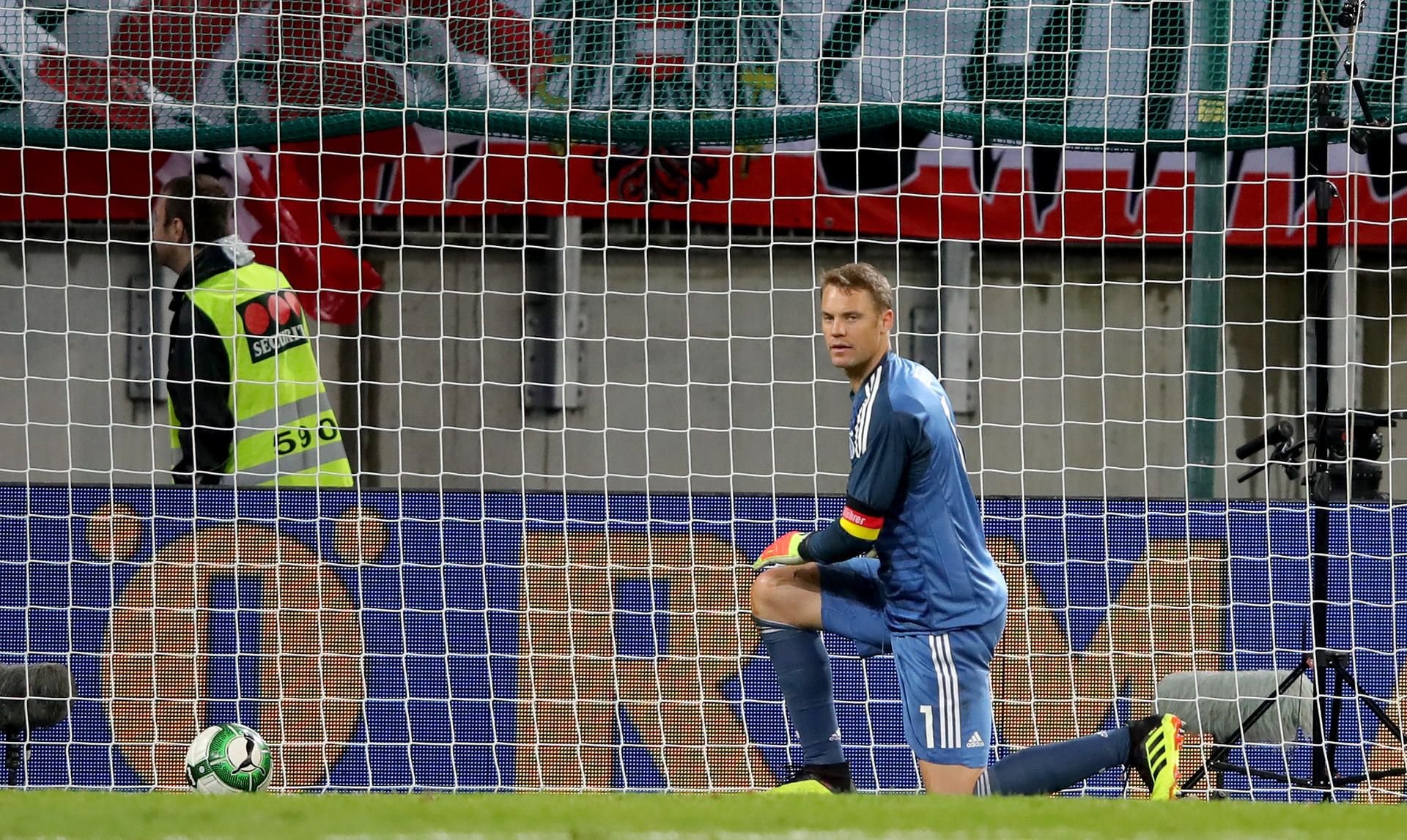 Trotz der Niederlage hat Manuel Neuer in seinem Comeback-Spiel überzeugt.