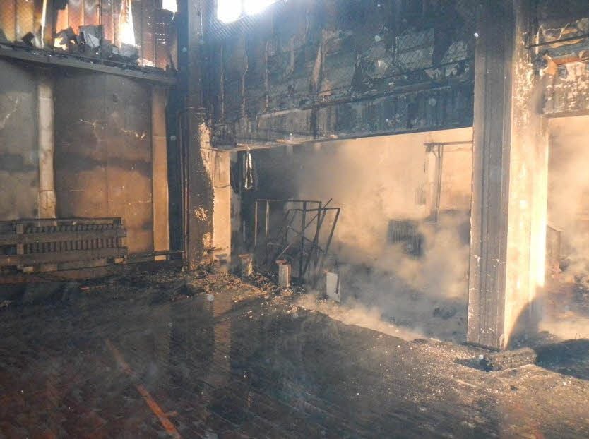 Die Halle und alles, was darin war, ist zerstört.