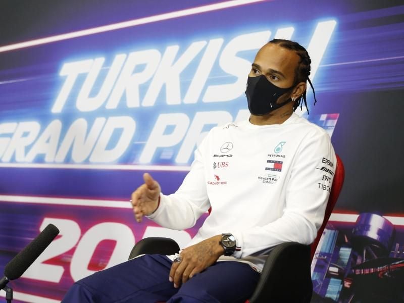 Lewis Hamilton war von der rutschigen Strecke in Istanbul überrascht. Foto: Antonin Vincent/POOL DPPI/AP/dpa