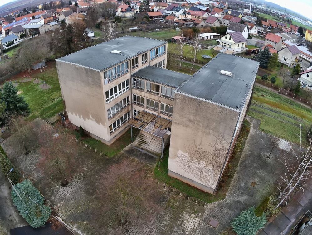 Die ehemalige Sekundarschule in Berga.