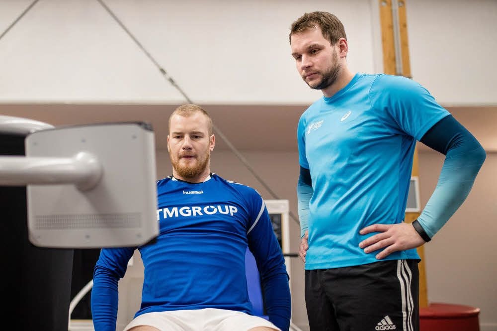 Noch immer ungewohnt: Wenn die Teamkollegen wie Libor Hanisch (l.) im Sportpark trainieren, ist Tomas Pavlicek schon da, weil er dort arbeitet.