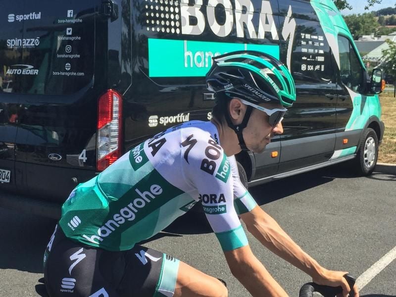 Der Tour-de-France-Vierte Emanuel Buchmann vom Team Bora-hansgrohe hat den 22. Sparkassen-Giro von Bochum gewonnen. Foto: Stefan Tabeling