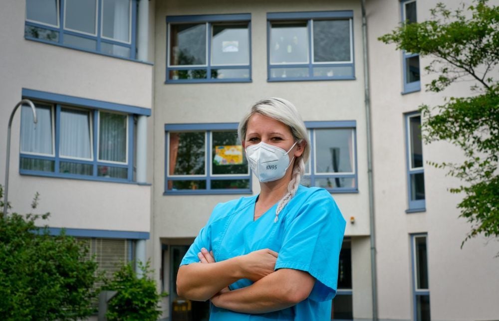 Veronika Lüdtke arbeitet als Pflegerin im Johannes-Jänicke-Haus. „So eine schwere Zeit wie die letzten Wochen habe ich noch nicht erlebt“, sagt sie.