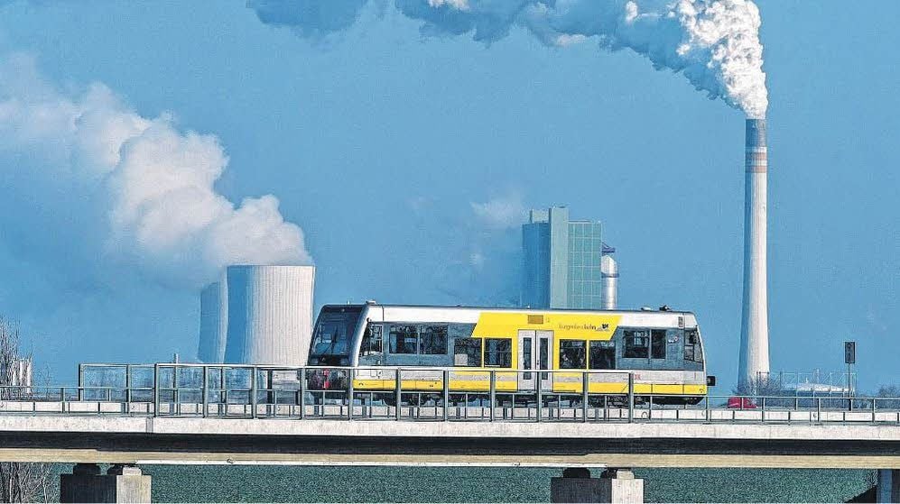 Fünf Jahre nach der Stilllegung soll die Burgenlandbahnstrecke Merseburg-Schafstädt reaktiviert werden, fordert Bad Lauchstädts Bürgermeister.