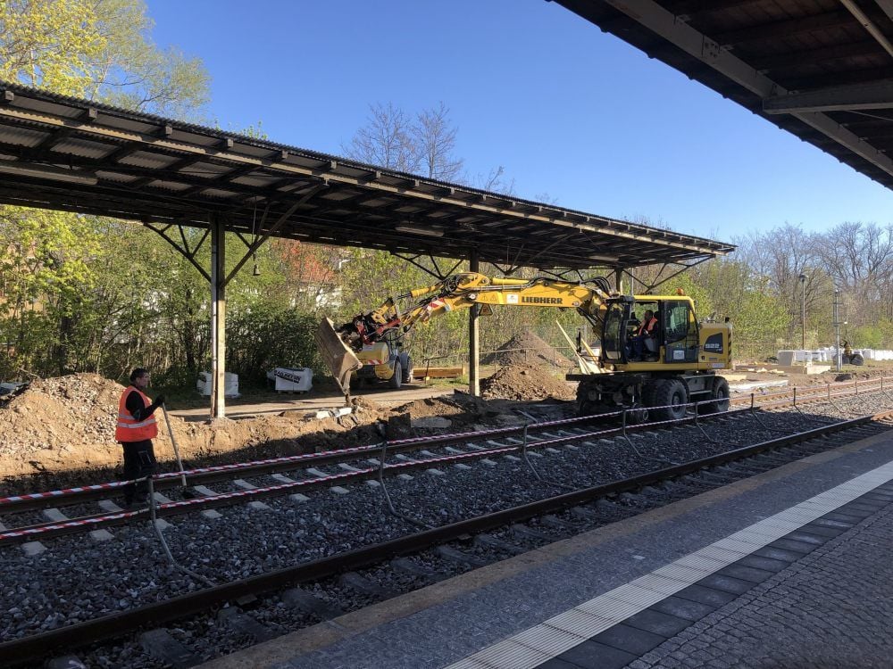 Die Sanierung des Bahnhofs in Quedlinburg hat Mitte April begonnen.