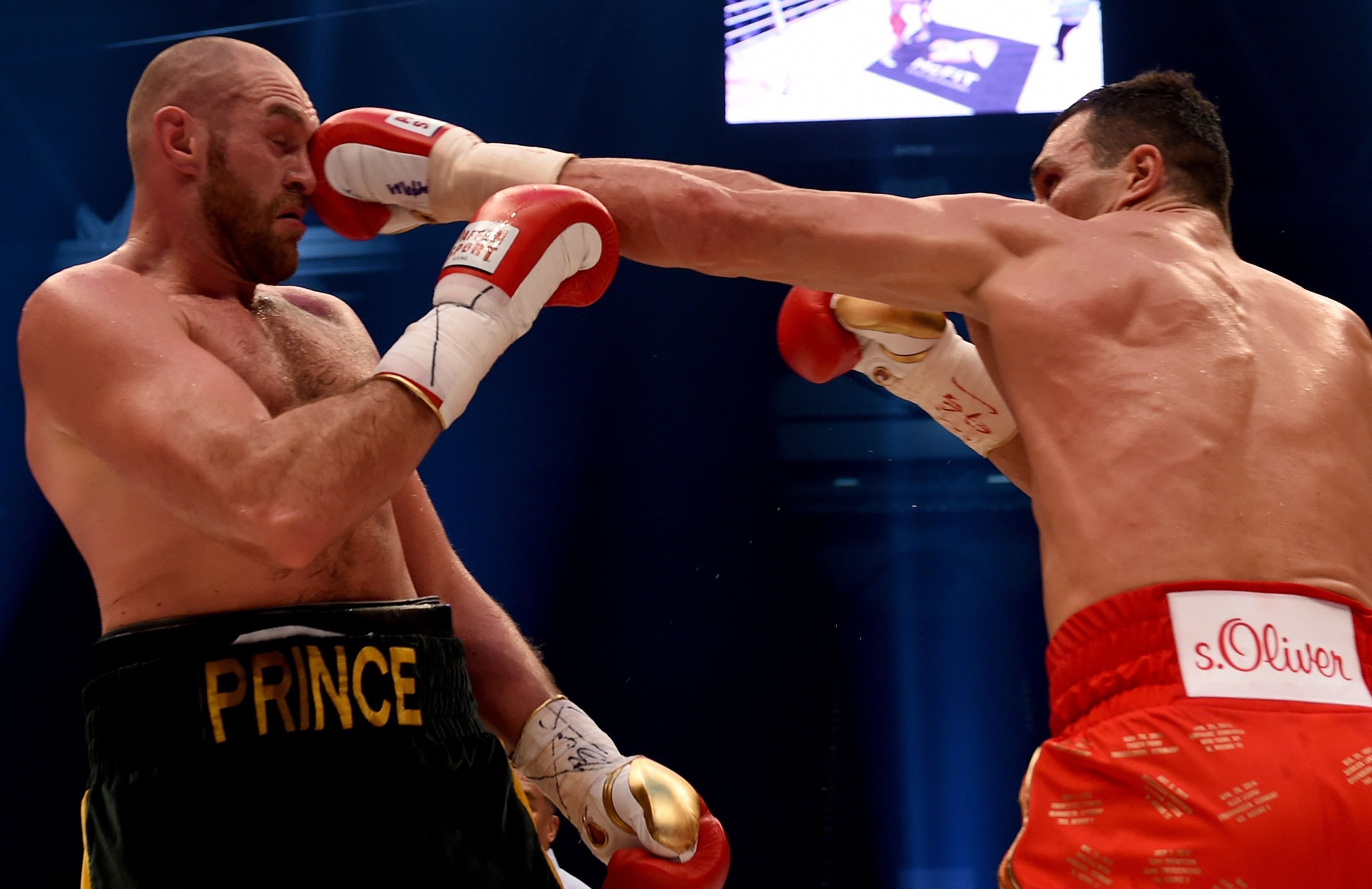Im November 2015 verlor Wladimir Klitschko (l.) erstmal nach über elf Jahren einen Kampf und damit seine Titel. Dem neue nWeltmeister Tyson Fury (r.) wird jedoch vorgeworfen, gedopt zu haben.