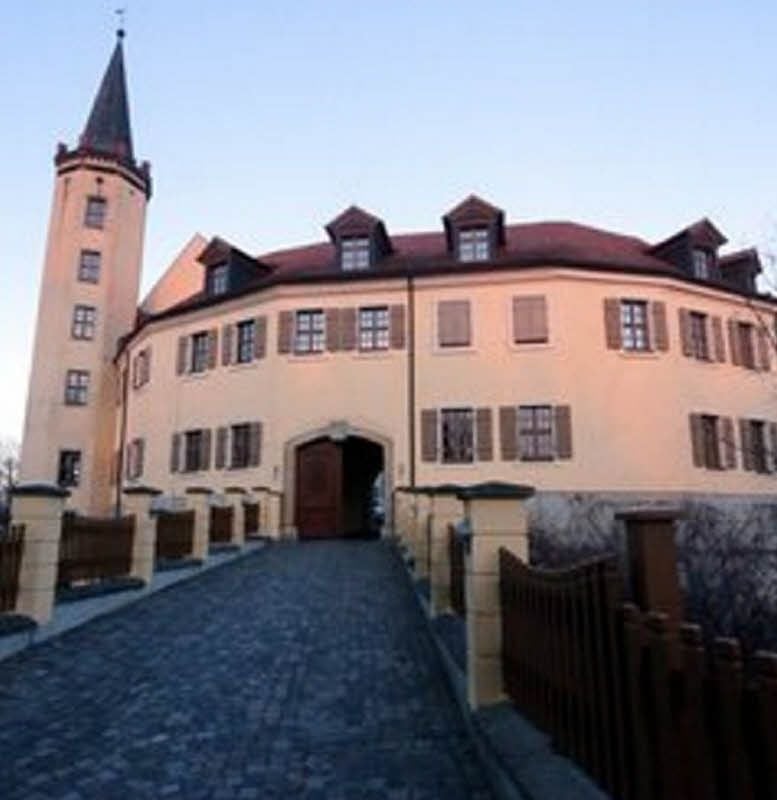 Die Jessener Stadträte tagen im Ratssaal des Schlosses.