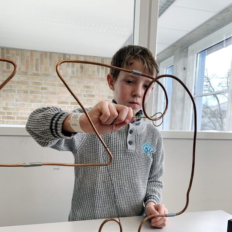 Experimentieren bei der Robotik AG