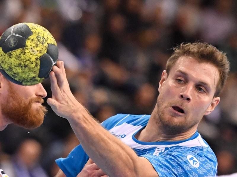 Michael Kraus (r) spielt in den WM-Plänen von Bundestrainer Christian Prokop keine Rolle. Foto: Marijan Murat