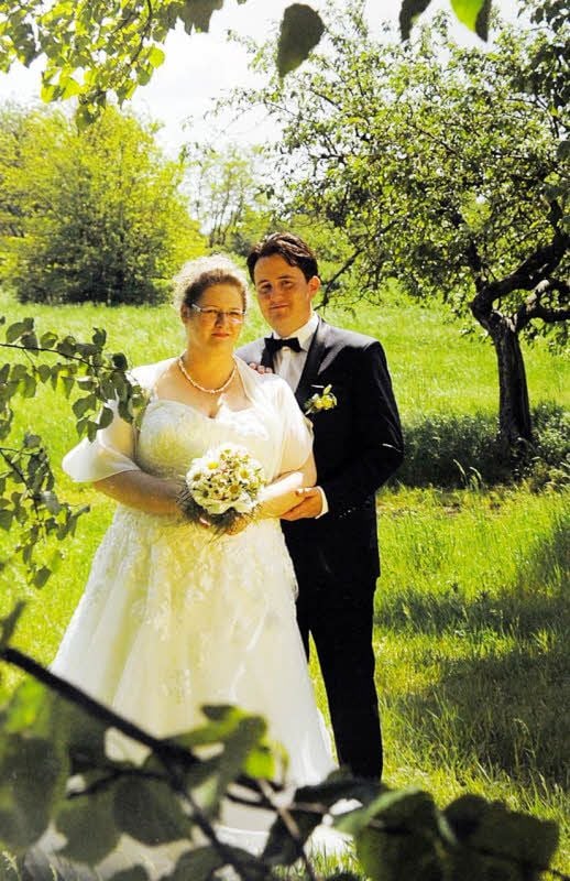 Das Hochzeitspaar: Enkel David mit seiner Ehefrau Maria.