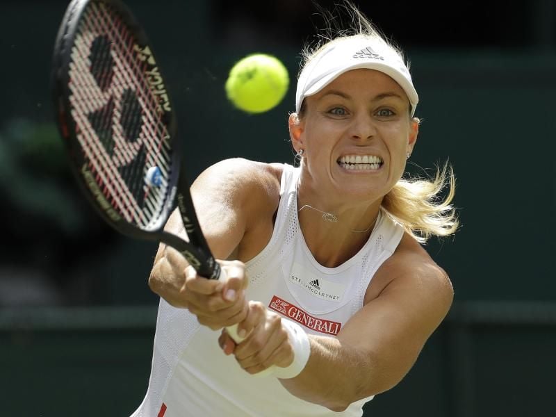 Angelique Kerber wird beim Berliner Rasen-Turnier aufschlagen. Foto: Ben Curtis/AP/dpa