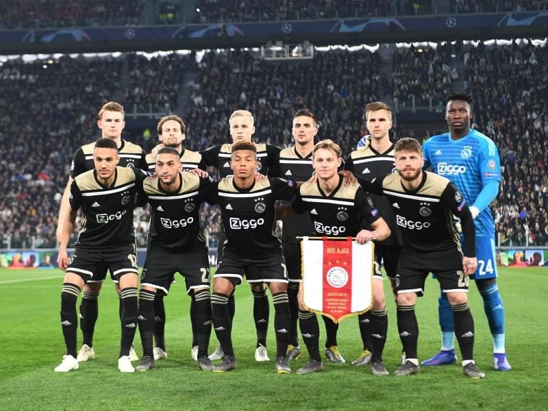 Im Halbfinale der Champions League geht es für die Elf von Ajax Amsterdam nun gegen Tottenham Hotspur. Foto: Antonio Polia/dpa
