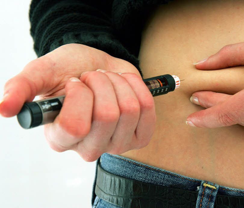 Insulin zu spritzen, gehört für viele Diabetiker zum Alltag.