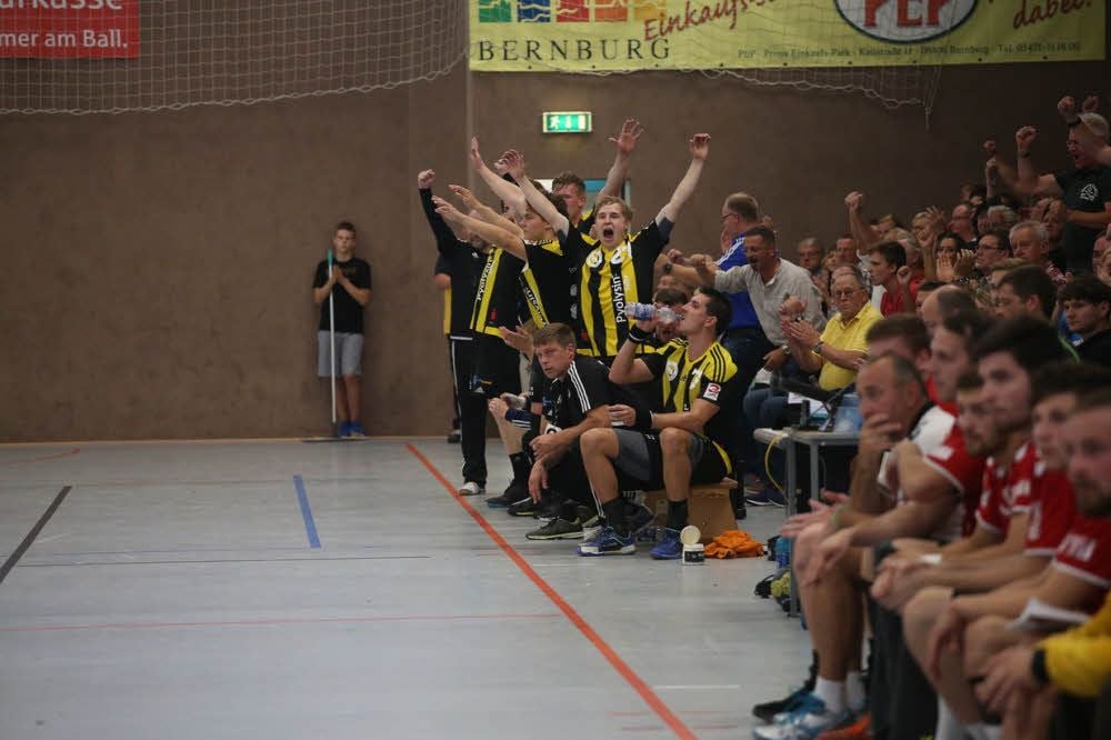 Der SV Anhalt hatte Grund zu Jubeln: Der Saisonauftakt gegen Bad Neustadt wurde deutlich gewonnen.