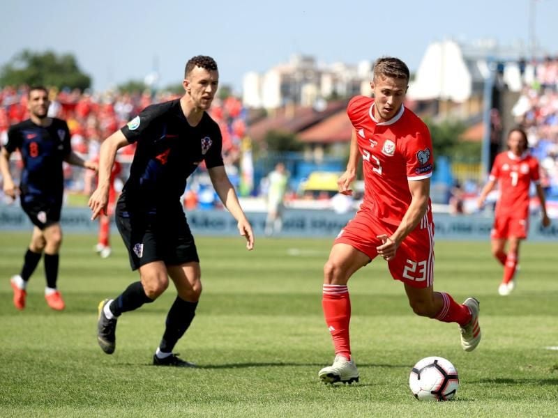 Ivan Perisic (l), hier im Duell mit dem Waliser Will Vaulks, erzielte das 2:0. Foto: Adam Davy/PA Wire