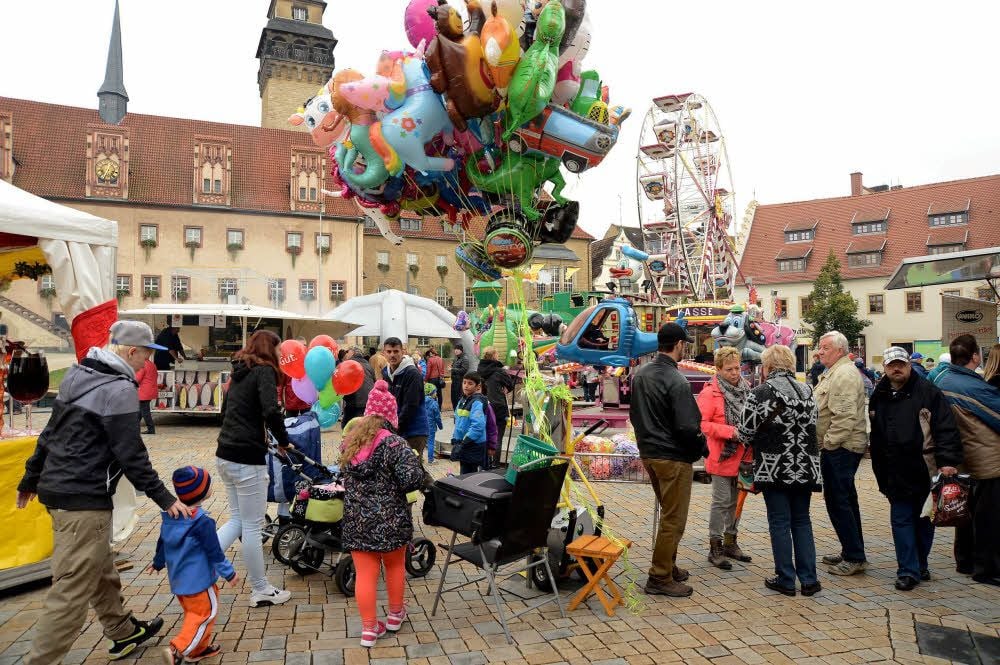Der Altmarkt, zum Schokomarkt umfunktioniert, zieht zunehmend Besucher an.