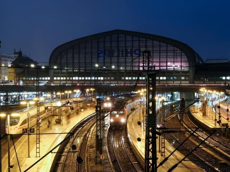 Der Hauptbahnhof in Hamburg ist zu sehen. Foto: Axel Heimken/Archiv