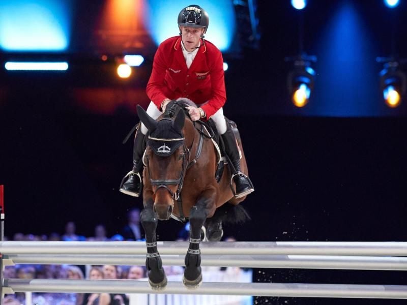Springreiter Marcus Ehning in Aktion,. Foto: Thomas Frey/dpa