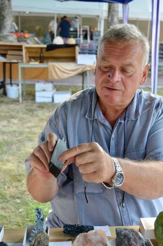 Rainer Hornung sammelt Mineralien aus dem Mansfelder Land.