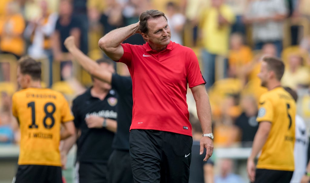 Zum Haareraufen: RB-Trainer Ralph Hasenhüttl nach der Niederlage in Dresden