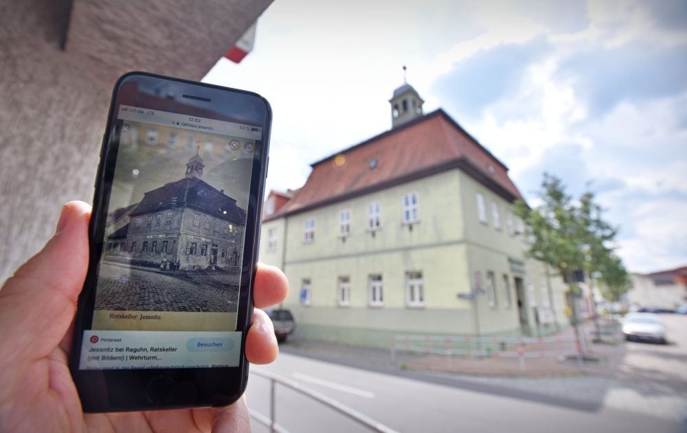 Internet am Jeßnitzer Rathaus: auch Wlan-Router brauchen Kabel.