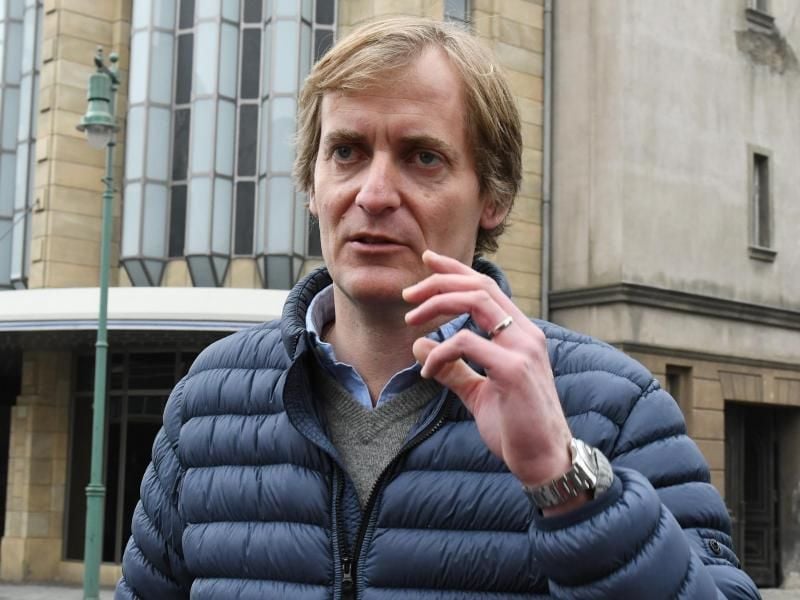 Der Regisseur Lars Kraume dreht den Film „Das schweigende Klassenzimmer”. Foto: Bernd Settnik