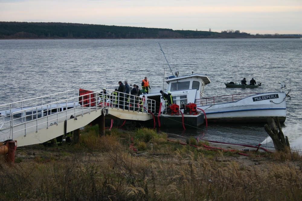 Ein schwerer Sturm hat das Schiff 2009 leck geschlagen.