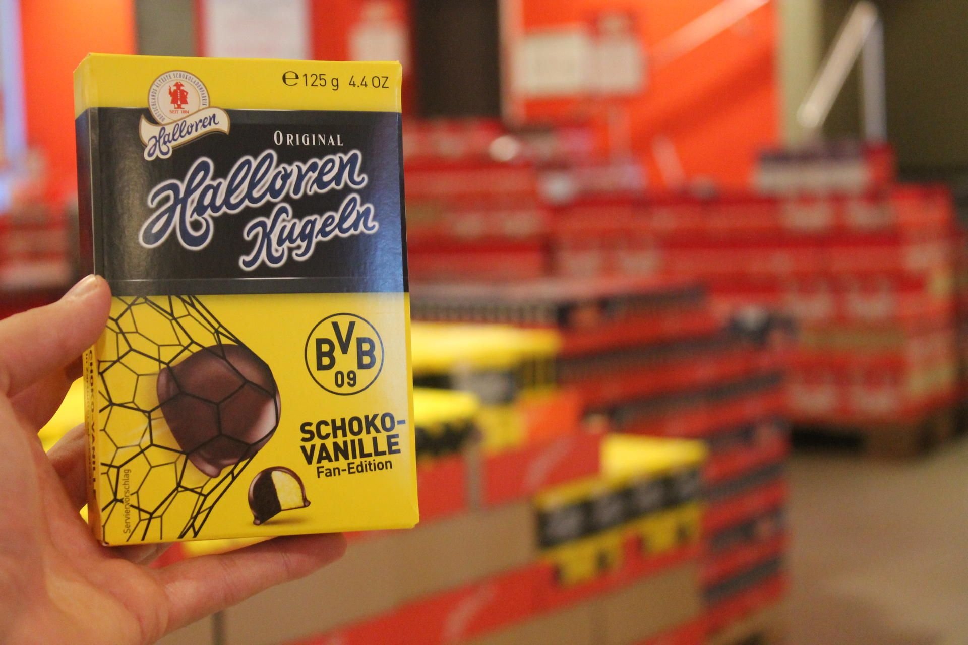Halloren und der Fußballclub Borussia Dortmund eine neue Schokoladen-Kugel auf den Markt gebracht.
