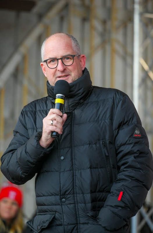 Der Mann aus dem Hintergrund steht jetzt im Rampenlicht. Jens Rauschenbach folgt auf Michael Schädlich als HFC-Präsident.