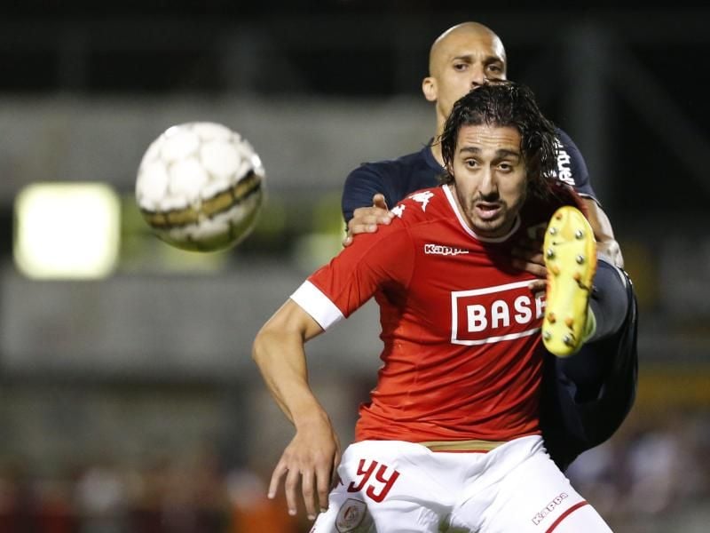 Ishak Belfodil (vorn) geht auf Leihbasis zu Werder Bremen. Foto: Julien Warnand