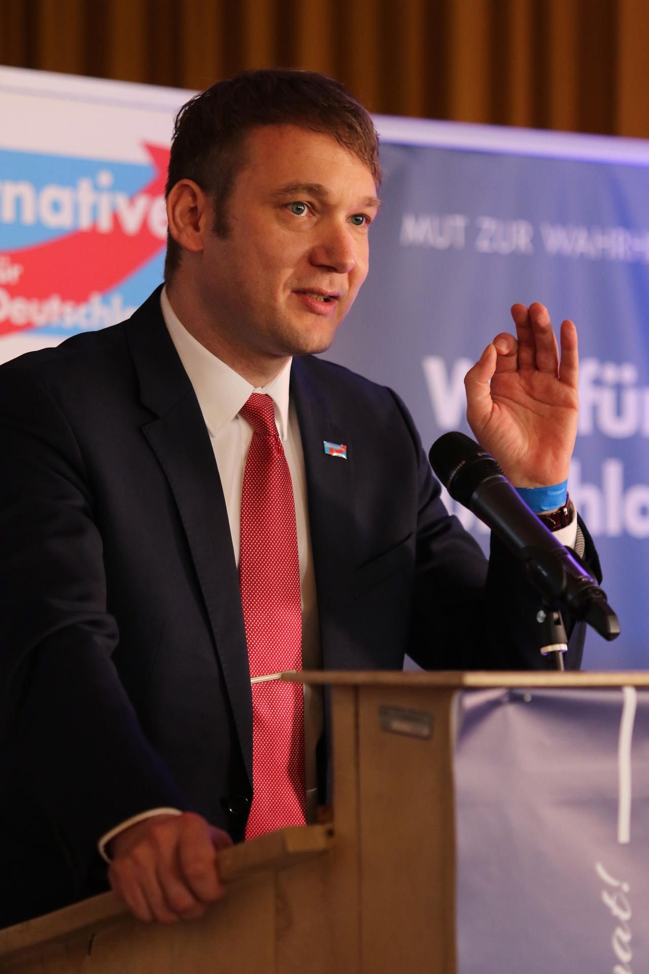 André Poggenburg spricht auf dem Landesparteitag der AfD Sachsen-Anhalt im Kulturhaus Badeborn.