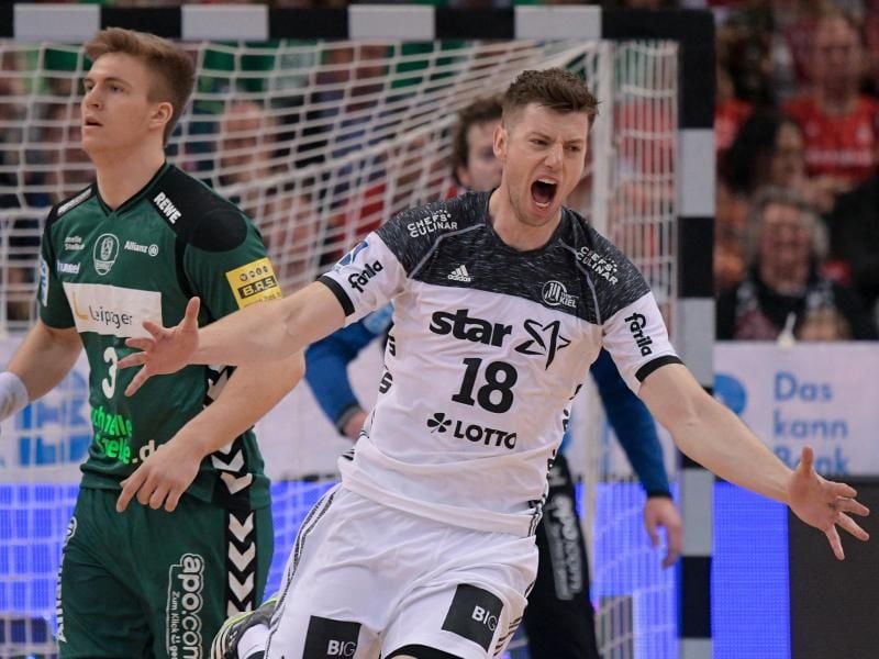 Kiel gewann auch durch 12 Tore von Niclas Ekberg (r). Foto: Axel Heimken