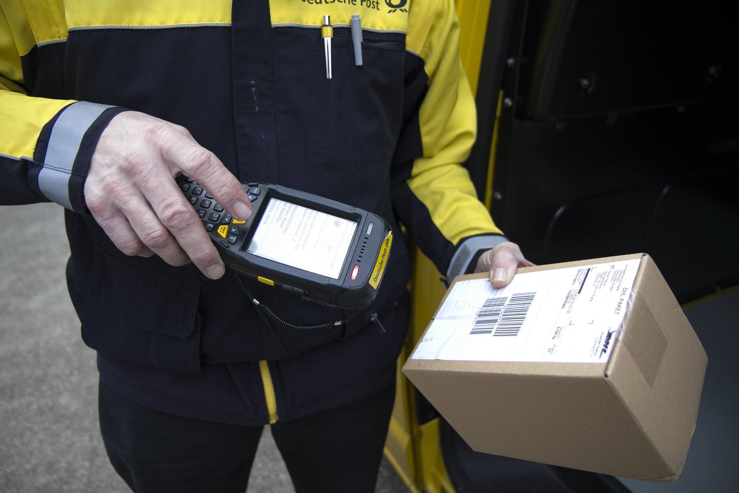 Einbrecher nutzte offenbar einen Paket-Zusteller als Türöffner.