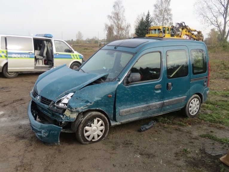 Am Renault Kangoo entstand nach Angaben der Polizei ein Schaden von rund 8.000 Euro.