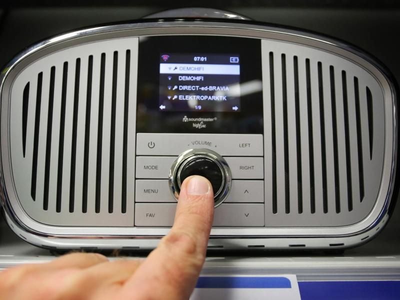 Radio im Retro-Look. Foto: Karl-Josef Hildenbrand/Archiv