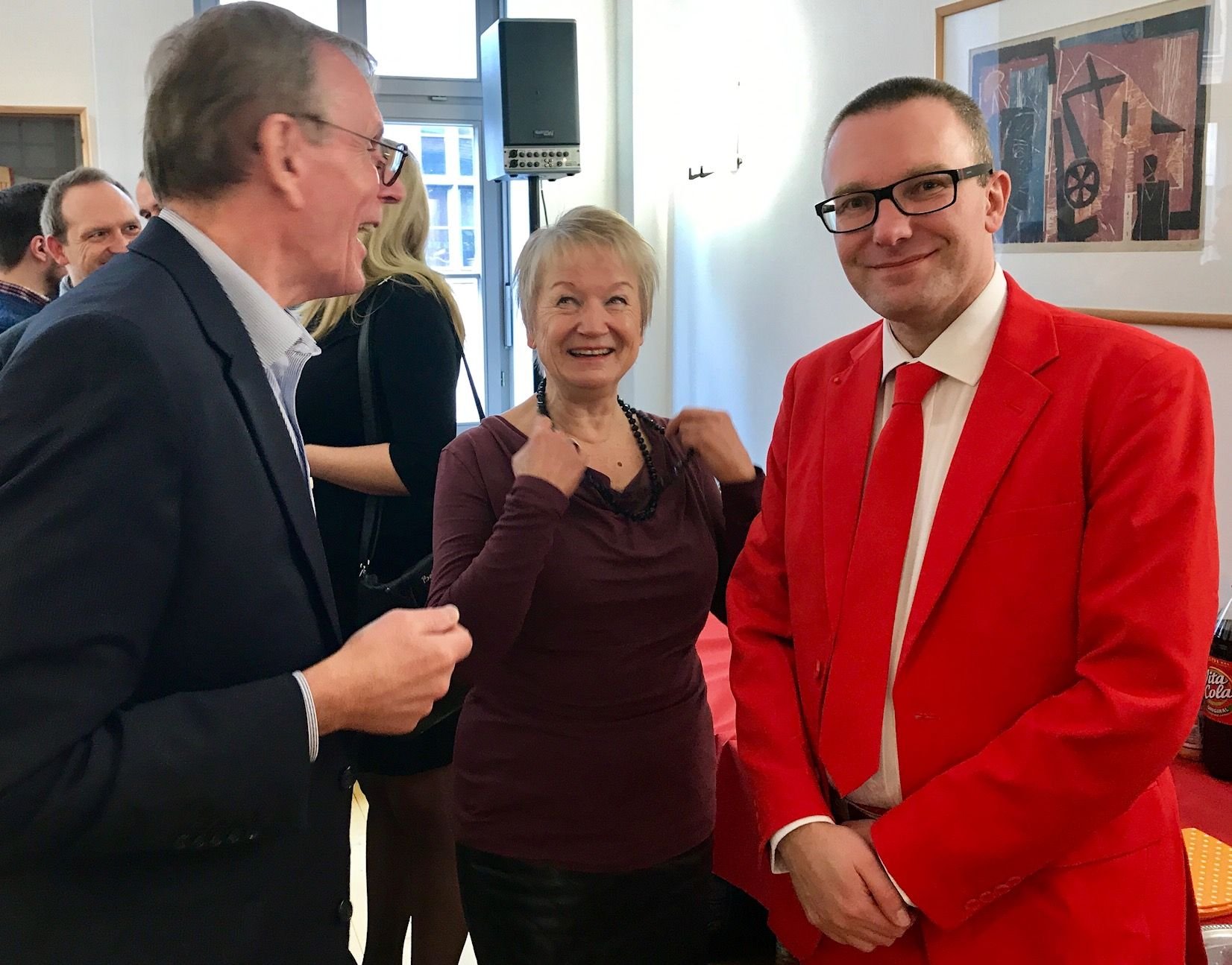 Die ehemalige Oberbürgermeisterin Ingrid Häußler mit dem Chef des SPD-Stadtverbands Marcel Dörrer (rechts) und Kay Senius.