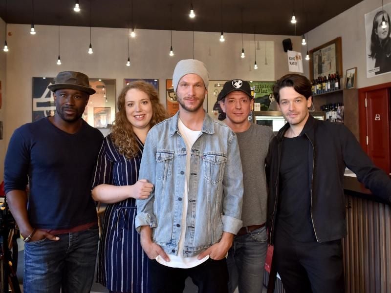 Jerry Kwarteng (l-r), Julia Jendroßek, Frederic Heidorn, Manuel Meimberg und Bruno Bruni bei der Preview der RTL2-Serie „Call the Boys - 4 Männer für gewisse Stunden” in Berlin. Foto: Britta Pedersen