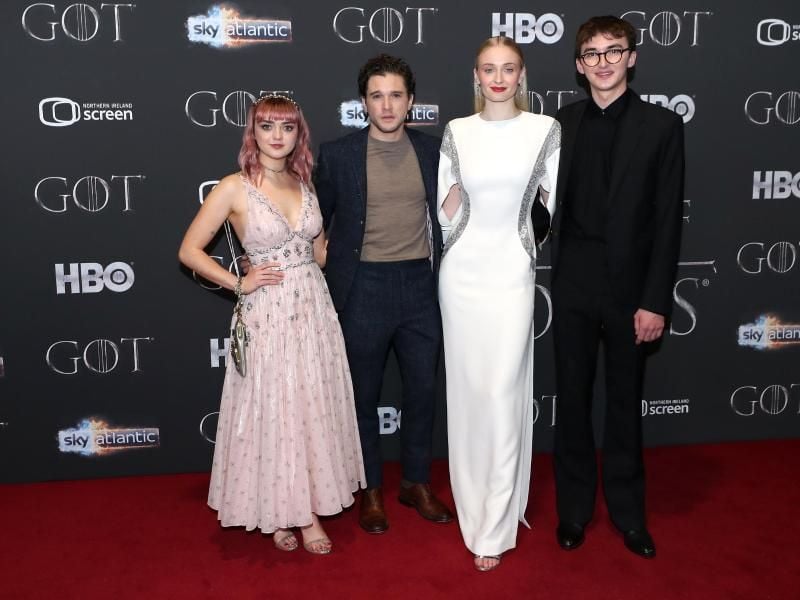 Maisie Williams (l-r), Kit Harington, Sophie Turner und Isaac Hempstead Wright bei der Premiere der achten Staffel von "Game of Thrones" in Belfast. Foto: Liam Mcburney