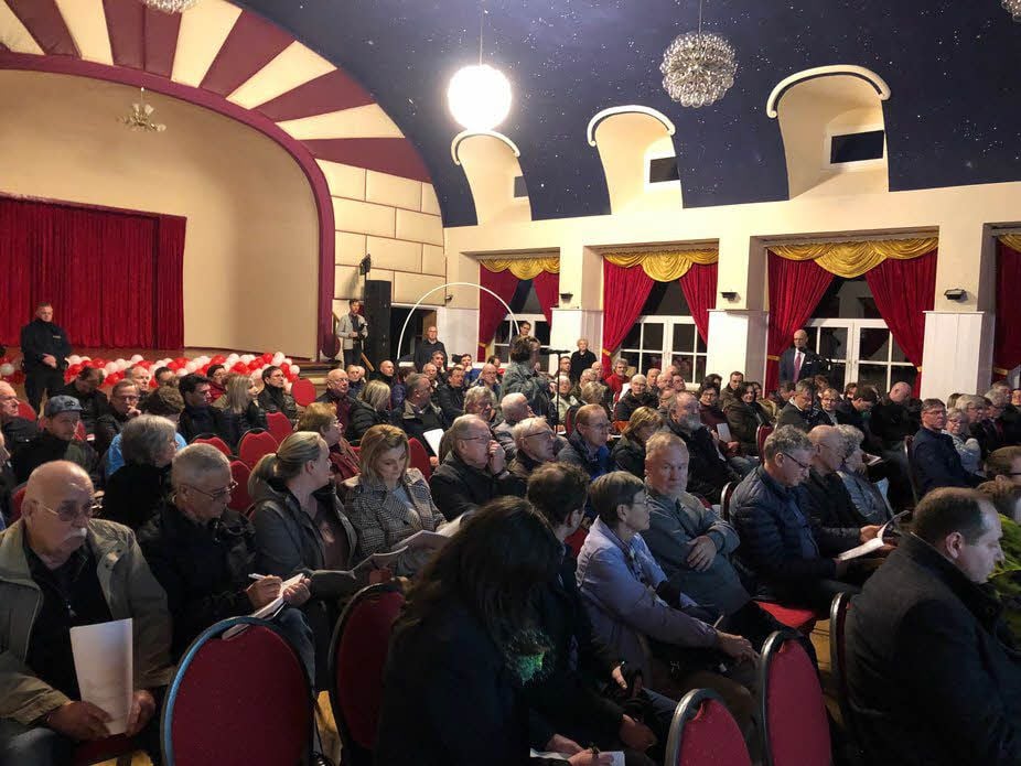 Viele Anwohner kamen zur Versammlung in Büschdorf.