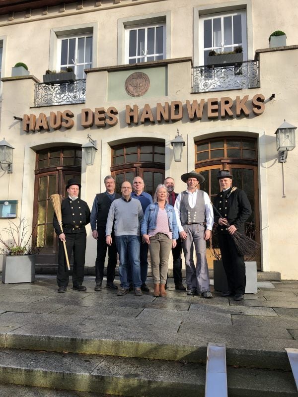 Spitzen der Handwerkerschaft/Innungen mit Glücksbringern