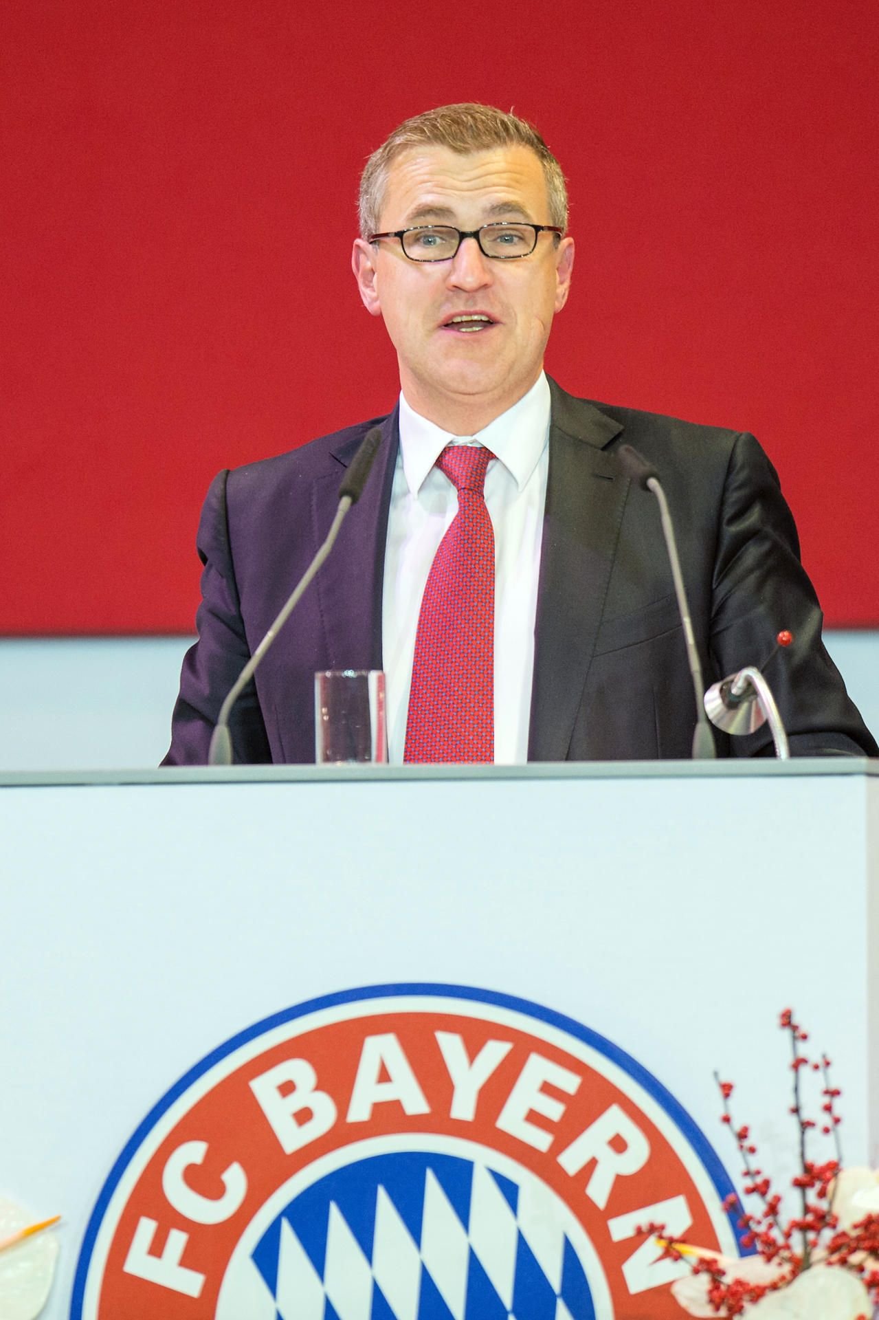 Bayern Münchens Finanzvorstand Jan-Christian Dreesen, hier auf der Jahreshauptversammlung 2013.
