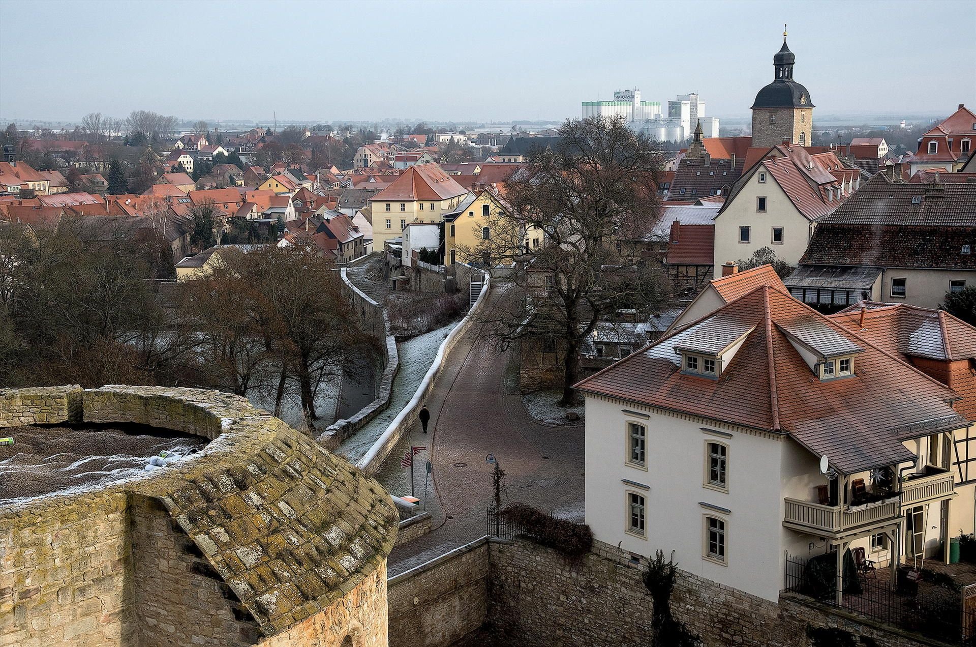 Blick von der Burg auf die Stadt Querfurt.