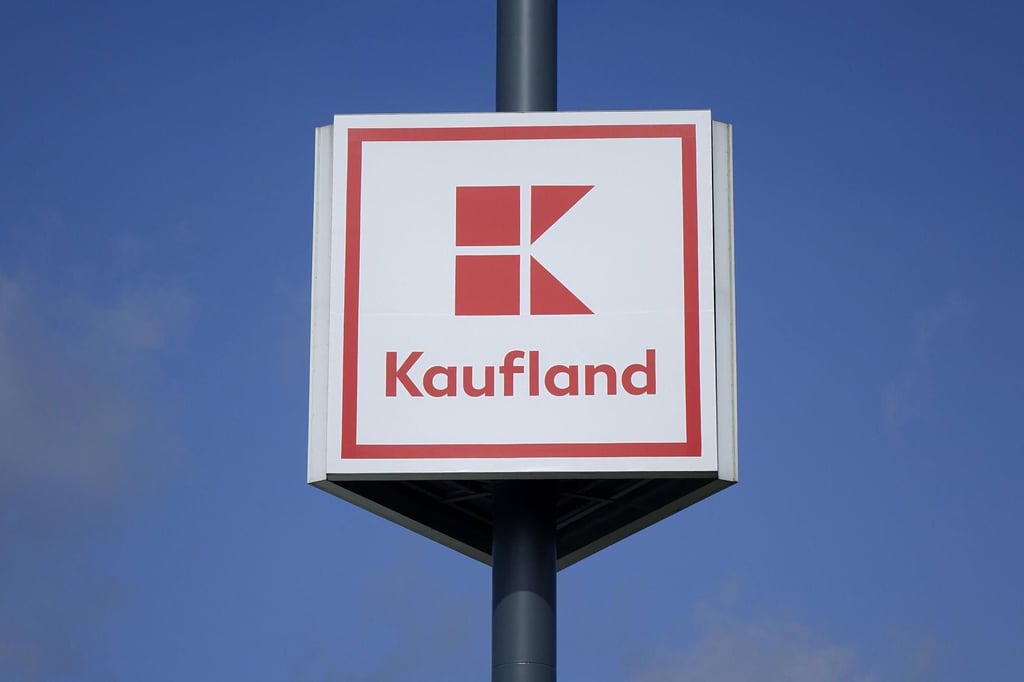 Muss der Kaufland in Stadtfeld-Ost Strom sparen und lässt deswegen Beleuchtungen im Betrieb aus? So lautete zumindest der Vorwurf einiger Stadtfelder.