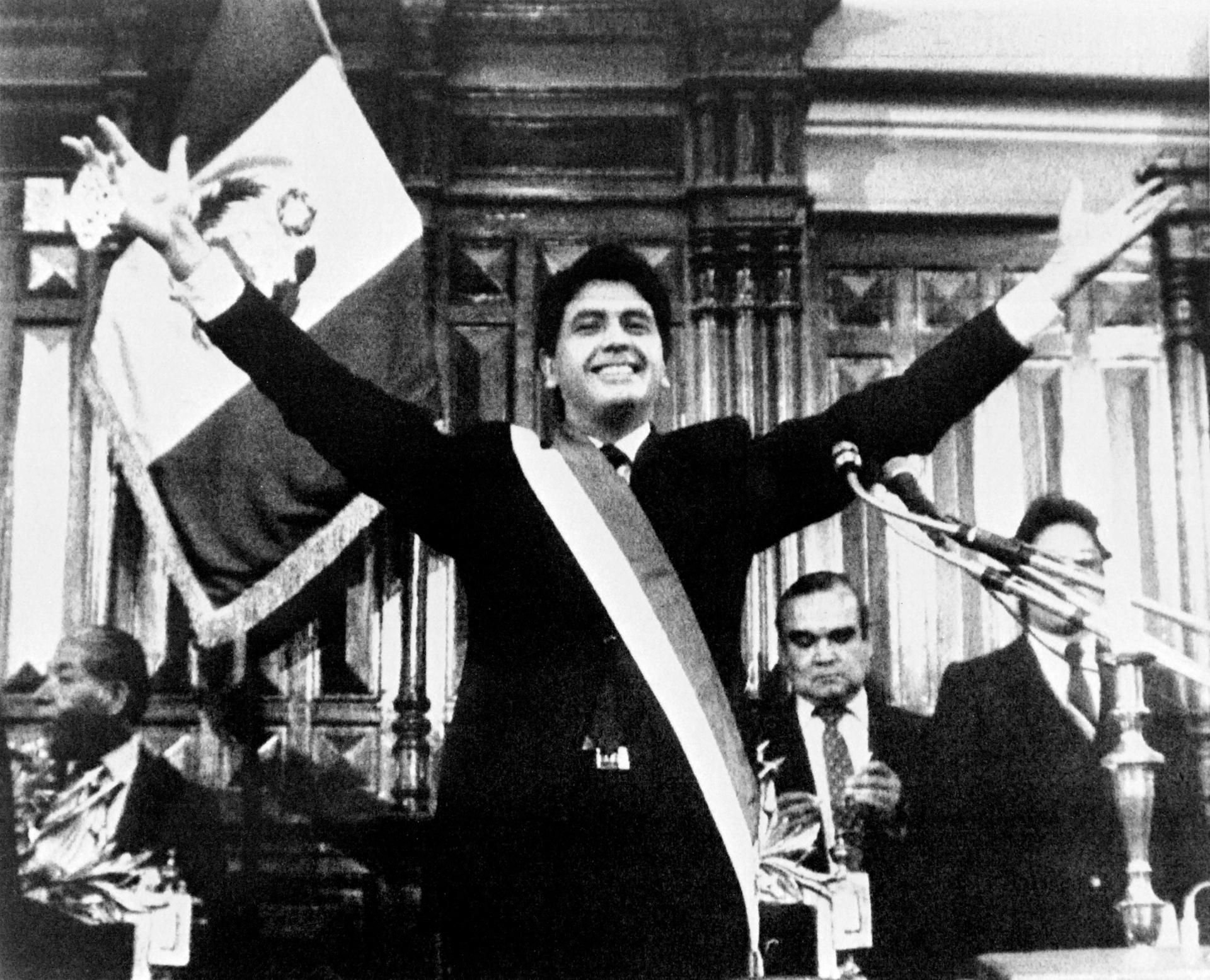 Alan García bei seinem Amtsantritt 1985