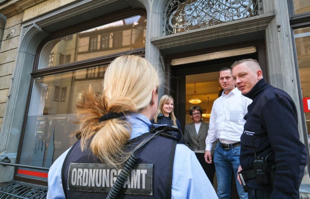 Ab sofort hat die Stadtwache ein Büro in der Schmeerstraße. Von hier aus ist es für das Ordnungsamt ein Katzensprung bis zum Markt.