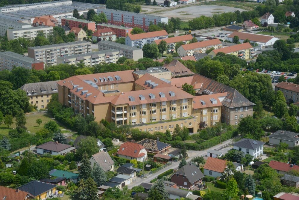 Auch in der Ameos-Klinik Aschersleben warten die Mitarbeiter auf die längst fällige Auszahlung der Lohnerhöhung.
